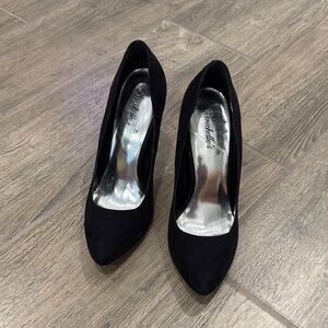 Black Women's Pumps